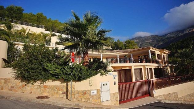 Foto 1 de Xalet en venda a Callosa d´En Sarrià de 5 habitacions amb terrassa i piscina