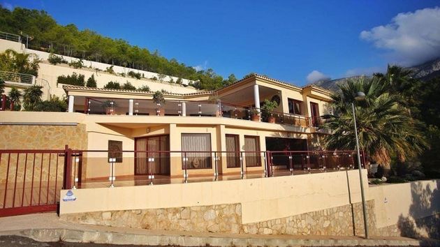 Foto 2 de Xalet en venda a Callosa d´En Sarrià de 5 habitacions amb terrassa i piscina