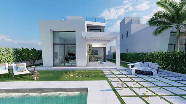 Foto 2 de Casa en venta en Simat de la Valldigna de 3 habitaciones con terraza y piscina