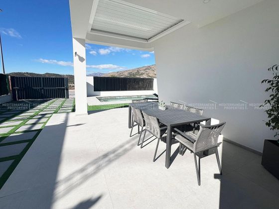 Foto 2 de Chalet en venta en Simat de la Valldigna de 3 habitaciones con terraza y piscina