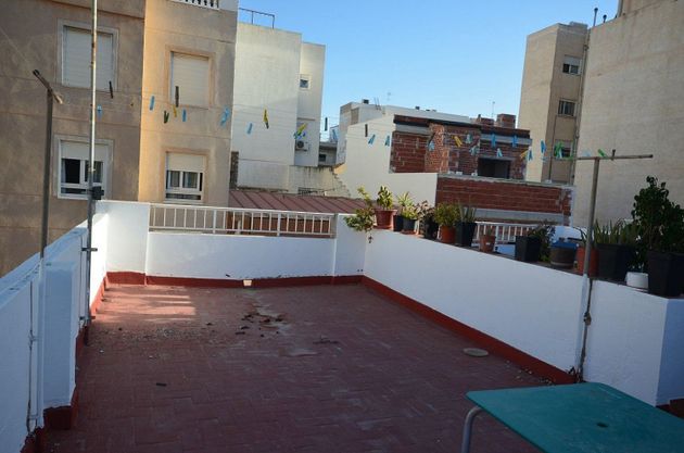 Foto 2 de Casa rural en venda a Centro - Torrevieja de 3 habitacions amb terrassa i balcó