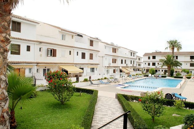 Foto 1 de Xalet en venda a urbanización Las Barcas de 3 habitacions amb terrassa i piscina