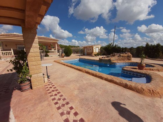 Foto 2 de Chalet en venta en calle Viejo de Aspe de 3 habitaciones con terraza y piscina