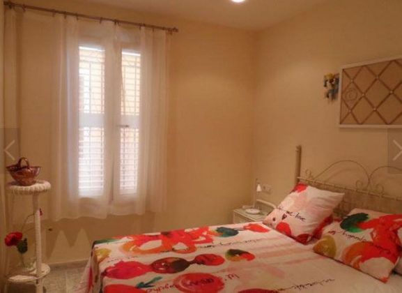 Foto 1 de Pis en lloguer a El Raval - Portes Encarnades de 2 habitacions amb mobles i aire acondicionat