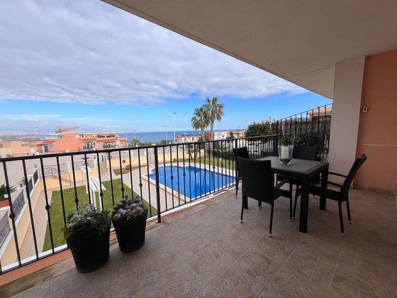 Foto 2 de Dúplex en venda a Gran Alacant de 4 habitacions amb piscina i jardí