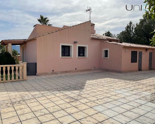 Foto 1 de Venta de chalet en Alfaz del Pi Pueblo-Urbanizaciones de 4 habitaciones con terraza y piscina