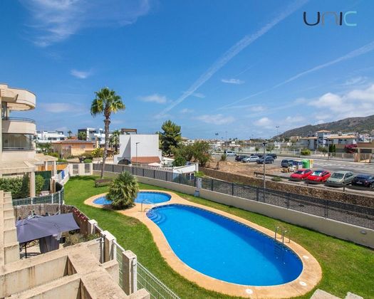Foto 2 de Piso en venta en avenida De L'albir de 2 habitaciones con terraza y piscina