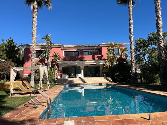 Foto 1 de Xalet en venda a Bonalba-Cotoveta de 4 habitacions amb terrassa i piscina