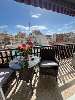 Foto 1 de Pis en venda a Mercado de 3 habitacions amb terrassa i aire acondicionat