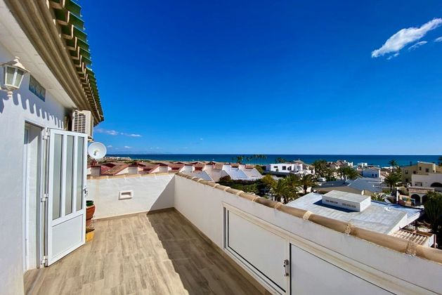 Foto 1 de Àtic en venda a calle Mimosas de 3 habitacions amb terrassa i piscina
