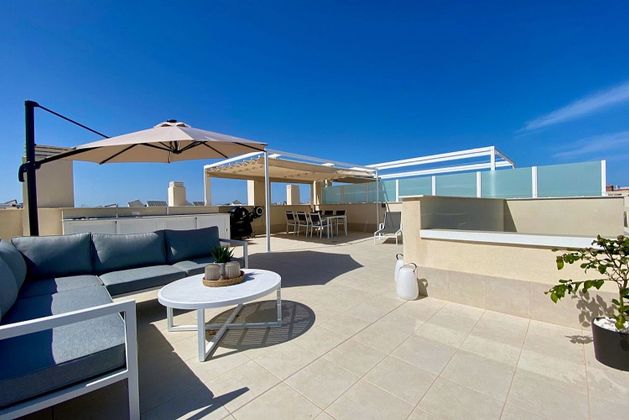 Foto 1 de Àtic en venda a calle Maestro Quino de 2 habitacions amb terrassa i piscina