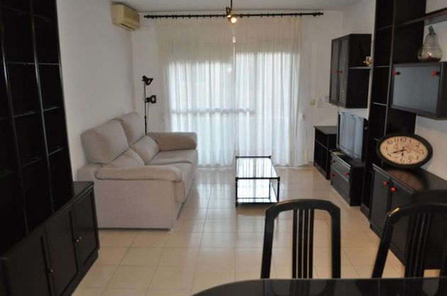 Foto 1 de Alquiler de piso en Villajoyosa ciudad de 3 habitaciones con terraza y muebles