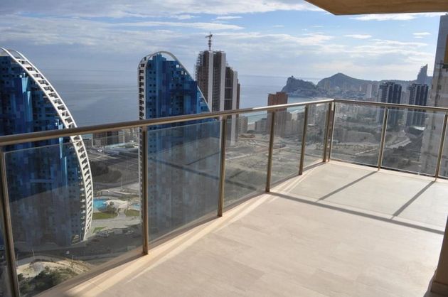 Foto 1 de Alquiler de piso en calle Presidente Adolfo Suárez de 2 habitaciones con terraza y piscina