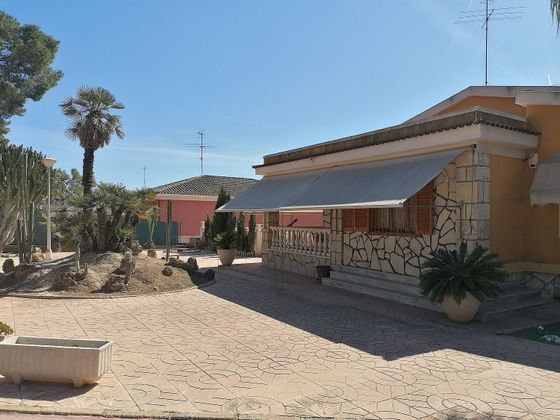 Foto 1 de Chalet en venta en Peña de las Águilas de 4 habitaciones con terraza y piscina