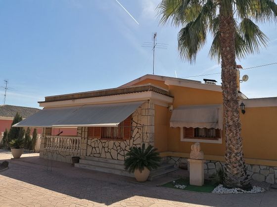 Foto 2 de Chalet en venta en Peña de las Águilas de 4 habitaciones con terraza y piscina