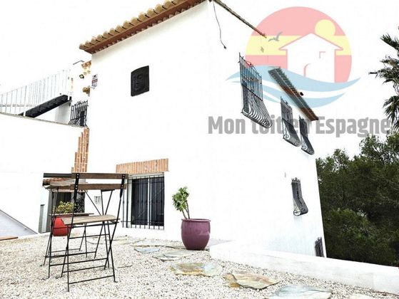 Foto 1 de Chalet en venta en Oliva pueblo de 4 habitaciones con terraza y piscina