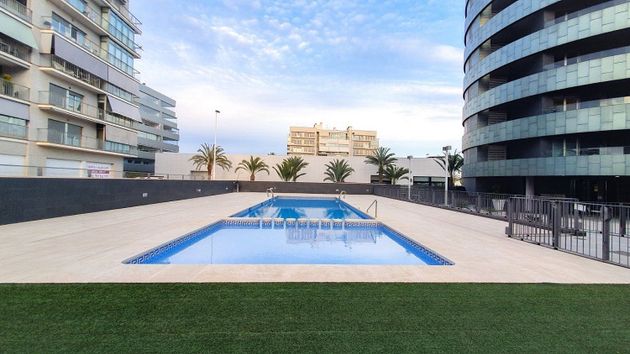 Foto 1 de Venta de piso en Nou Altabix de 3 habitaciones con terraza y piscina
