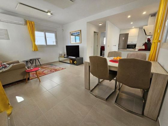 Foto 2 de Xalet en venda a calle Luis Buñuel de 4 habitacions amb terrassa i piscina