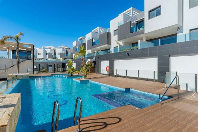 Foto 1 de Venta de ático en Urbanizaciones de 2 habitaciones con terraza y piscina