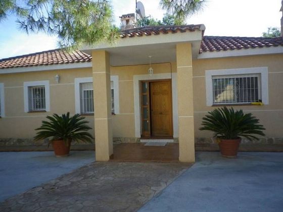 Foto 1 de Casa en venda a Villena de 4 habitacions amb garatge i jardí