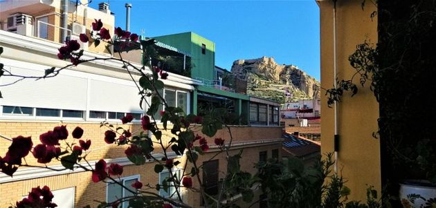 Foto 1 de Àtic en venda a Centro - Alicante de 2 habitacions amb terrassa i garatge