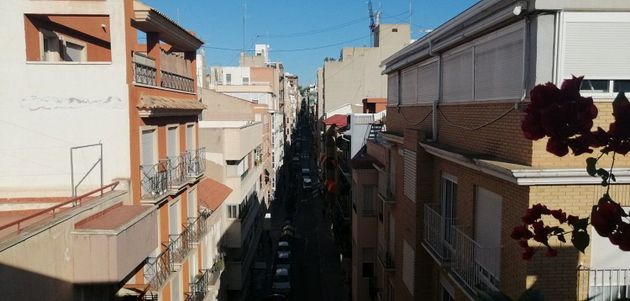 Foto 2 de Venta de ático en Centro - Alicante de 2 habitaciones con terraza y garaje