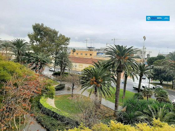 Foto 1 de Pis en venda a Ensanche - Diputación de 4 habitacions amb terrassa i garatge