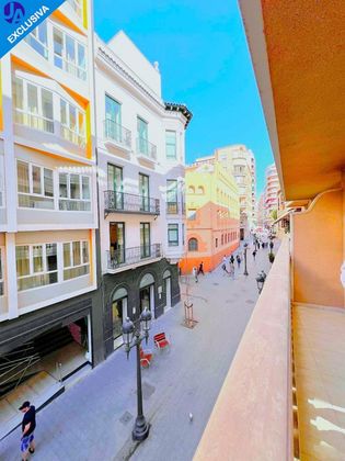 Foto 2 de Venta de piso en Centro - Alicante de 4 habitaciones con terraza y garaje