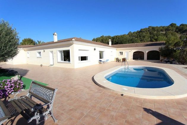 Foto 1 de Casa en venda a calle Partida Barranquet de 6 habitacions amb terrassa i piscina