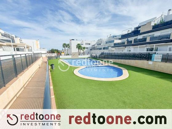 Foto 2 de Piso en venta en Gran Alacant de 3 habitaciones con terraza y piscina