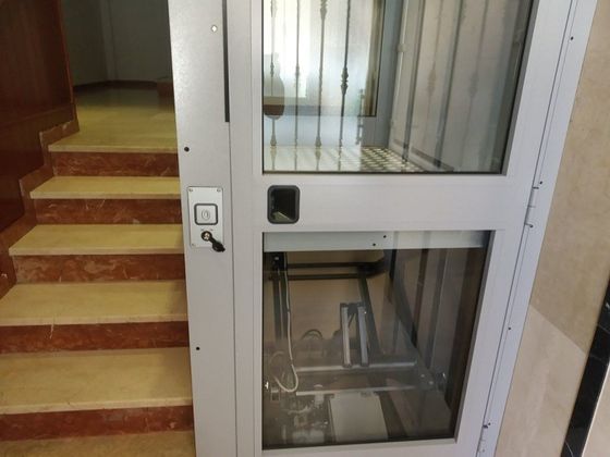Foto 2 de Venta de piso en Novelda de 3 habitaciones con ascensor