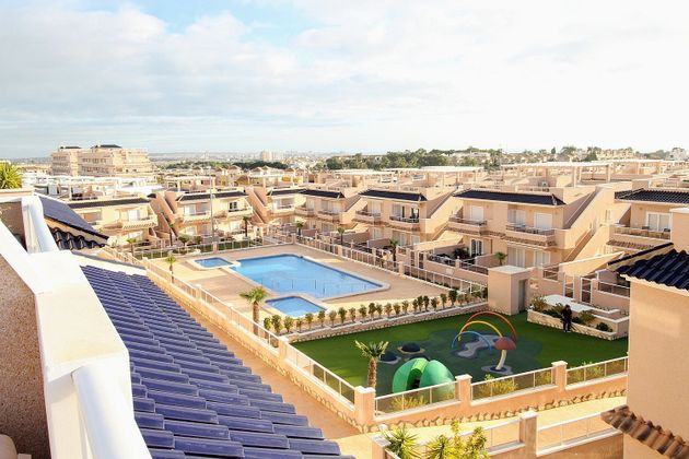 Foto 1 de Àtic en venda a calle Manzanilla de 2 habitacions amb terrassa i piscina