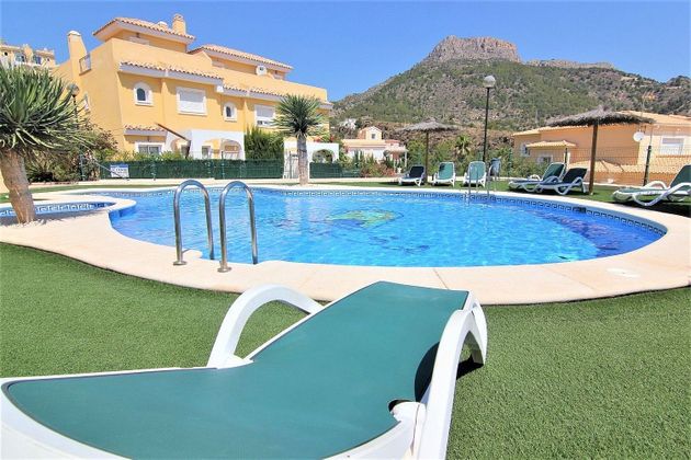 Foto 1 de Casa adossada en venda a Zona Puerto Blanco - Maryvilla de 3 habitacions amb terrassa i piscina
