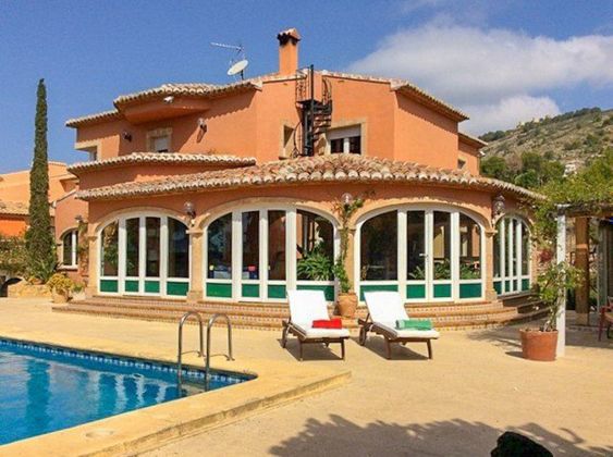 Foto 1 de Casa en venta en Casco Antiguo de 4 habitaciones con terraza y piscina