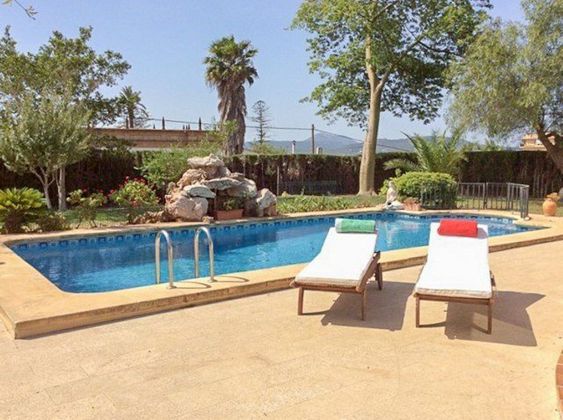 Foto 2 de Casa en venta en Casco Antiguo de 4 habitaciones con terraza y piscina