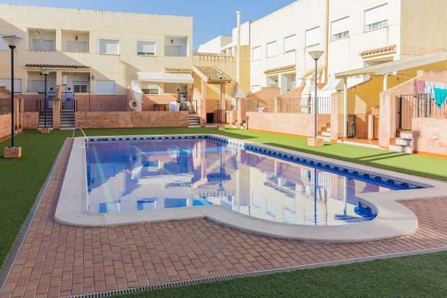 Foto 2 de Casa en venda a Orihuela ciudad de 2 habitacions amb terrassa i piscina
