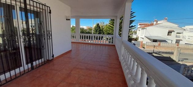Foto 2 de Chalet en venta en Oliva Playa de 2 habitaciones con terraza y garaje