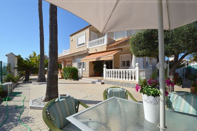 Foto 1 de Chalet en venta en  El Acequión - Los Naúfragos de 7 habitaciones con terraza y piscina
