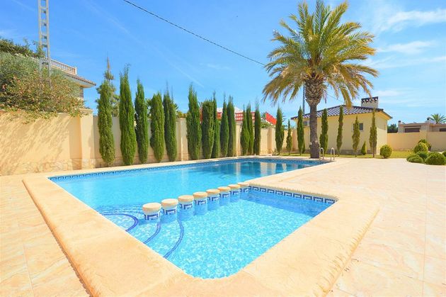 Foto 2 de Venta de chalet en Cabo Roig - La Zenia de 12 habitaciones con terraza y piscina