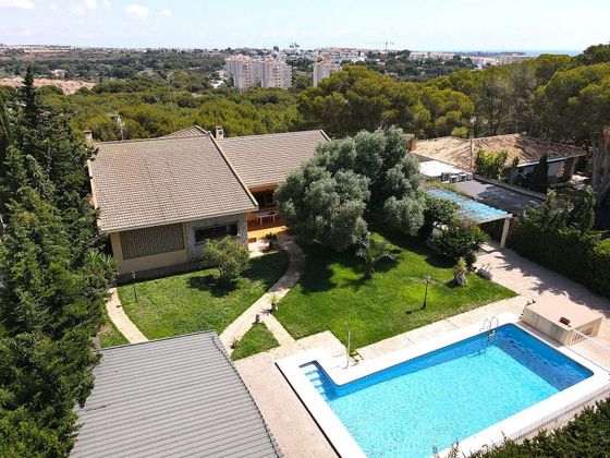 Foto 2 de Xalet en venda a Dehesa de Campoamor - La Regia - Aguamarina de 10 habitacions amb terrassa i piscina
