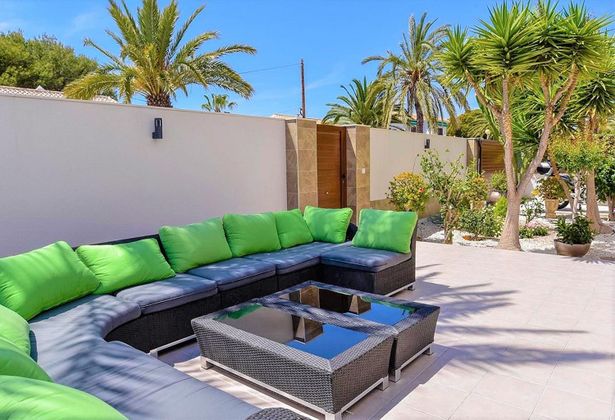 Foto 2 de Xalet en venda a Cabo Roig - La Zenia de 5 habitacions amb terrassa i piscina