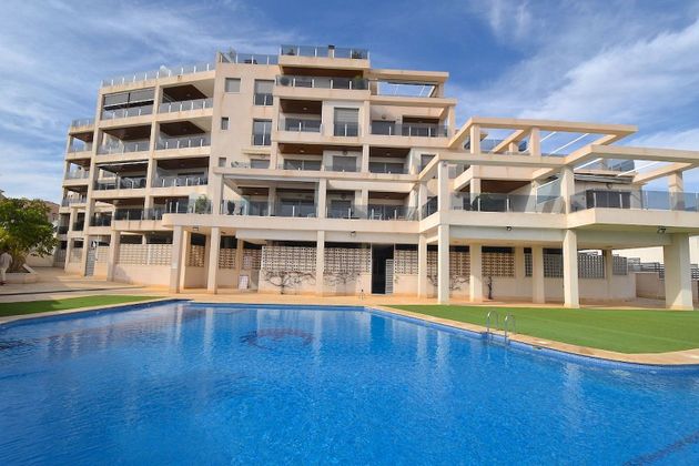 Foto 1 de Venta de piso en Cabo Roig - La Zenia de 3 habitaciones con terraza y piscina