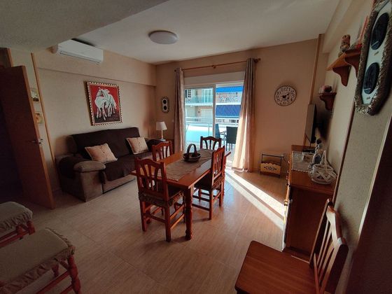 Foto 2 de Piso en alquiler en calle Bocairent de 2 habitaciones con terraza y muebles