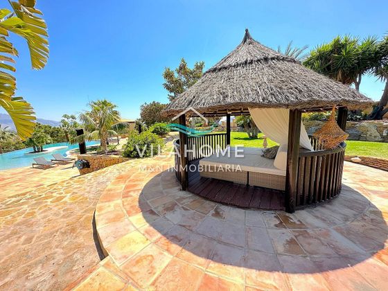 Foto 1 de Chalet en venta en Nucia (la) de 7 habitaciones con terraza y piscina