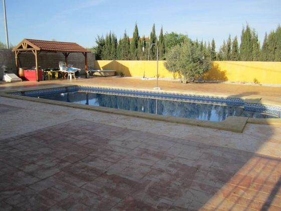 Foto 1 de Venta de chalet en Casco Histórico de Vallecas de 3 habitaciones con piscina y jardín