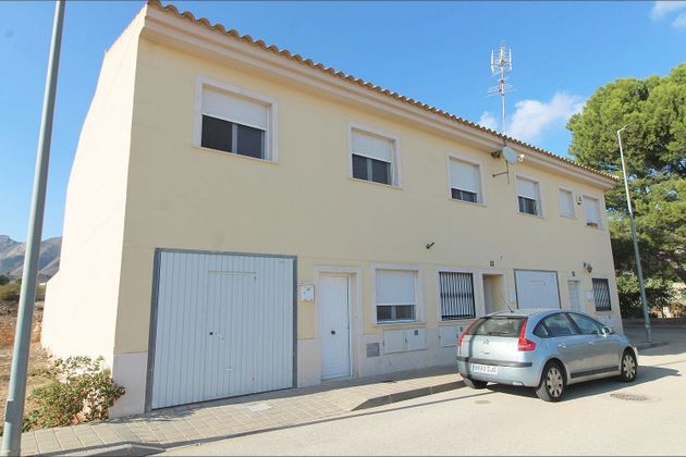 Foto 1 de Casa en venda a El Fondo de les Neus-El Hondon de las Nieves de 3 habitacions amb garatge i calefacció