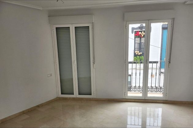 Foto 1 de Piso en venta en Elda de 3 habitaciones con terraza y balcón