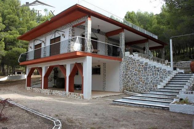 Foto 1 de Casa rural en venda a Castalla de 4 habitacions amb terrassa i garatge