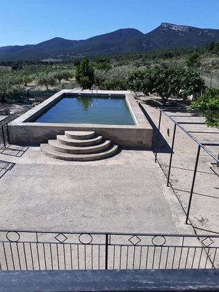 Foto 1 de Casa rural en venda a Castalla de 8 habitacions amb terrassa i piscina