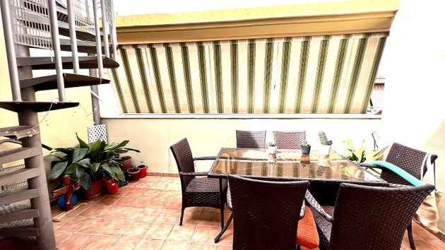 Foto 2 de Àtic en venda a Florida Baja de 3 habitacions amb terrassa i garatge